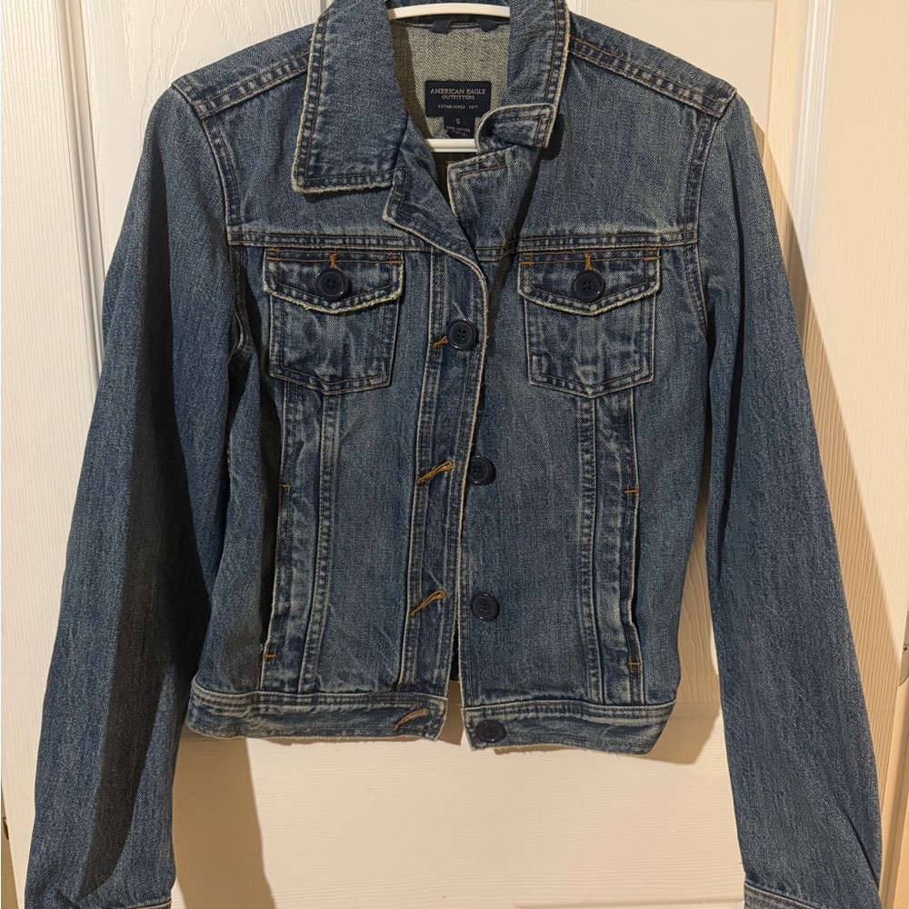 American Eagle Outfitters Classic Blue Jean Jacket